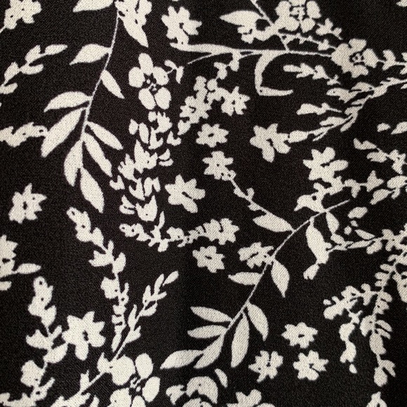 NWOT SANCTUARY SLEEVELESS DRESS WITH WHITE FLOWERS PRINT - Picture 9 of 12